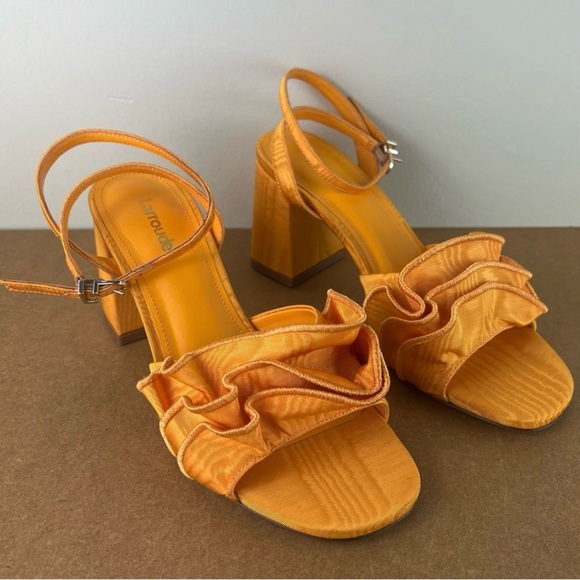 NEW LARROUDE ORANGE RUFFLE SANDALS - Picture 2 of 14